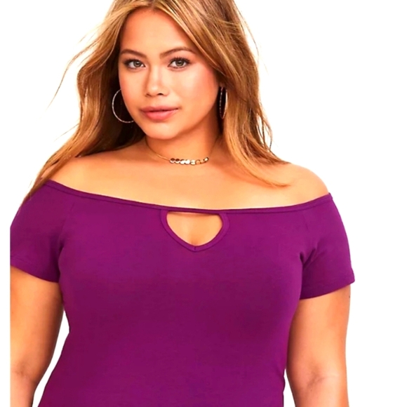 Torrid Foxy Berry Cut Out Off Shoulder Tee 3x - Picture 2 of 13